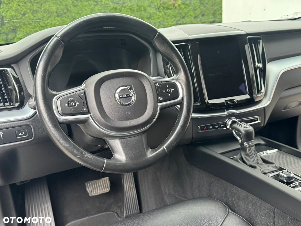 Volvo XC 60 D4 AWD Geartronic Momentum - 29