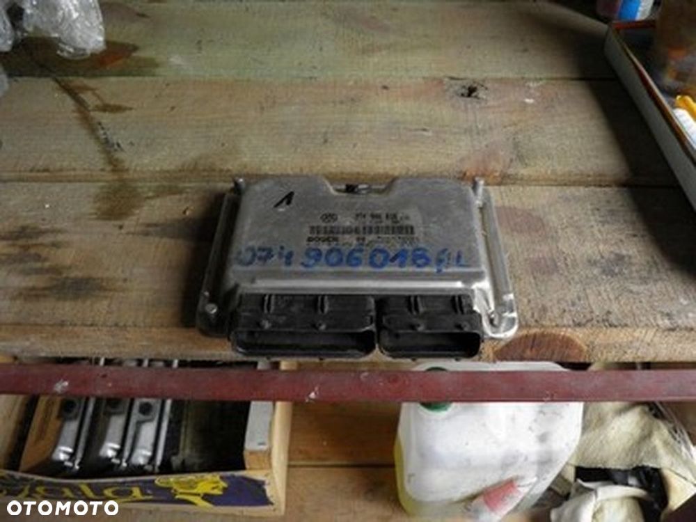 TRANSPORTER T4 2.5 TDI KOMPUTER 074906018 AL - 1