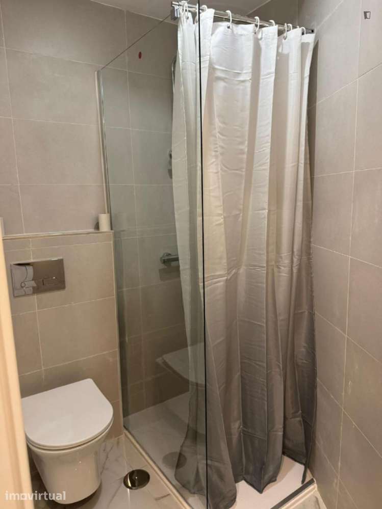Quarto - localizado em Oeiras Lisbon - Grande imagem: 4/7