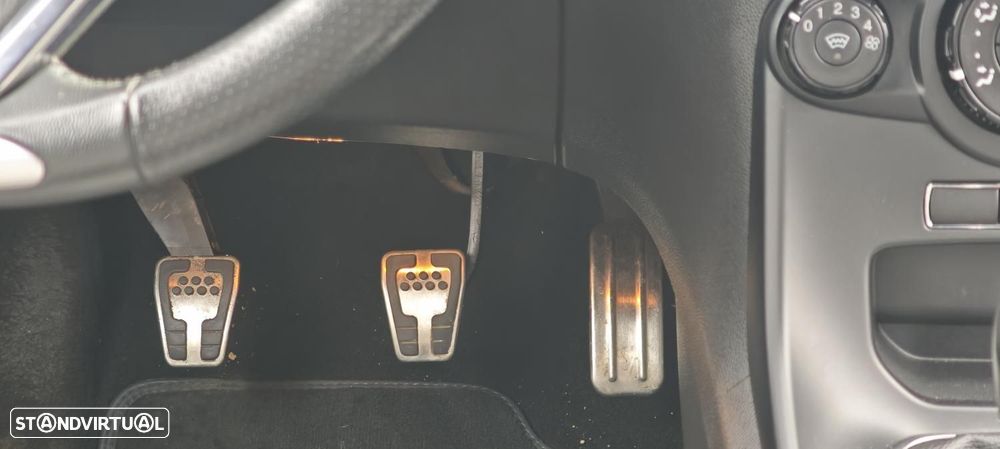 Ford Fiesta 1.6 T ST - 47