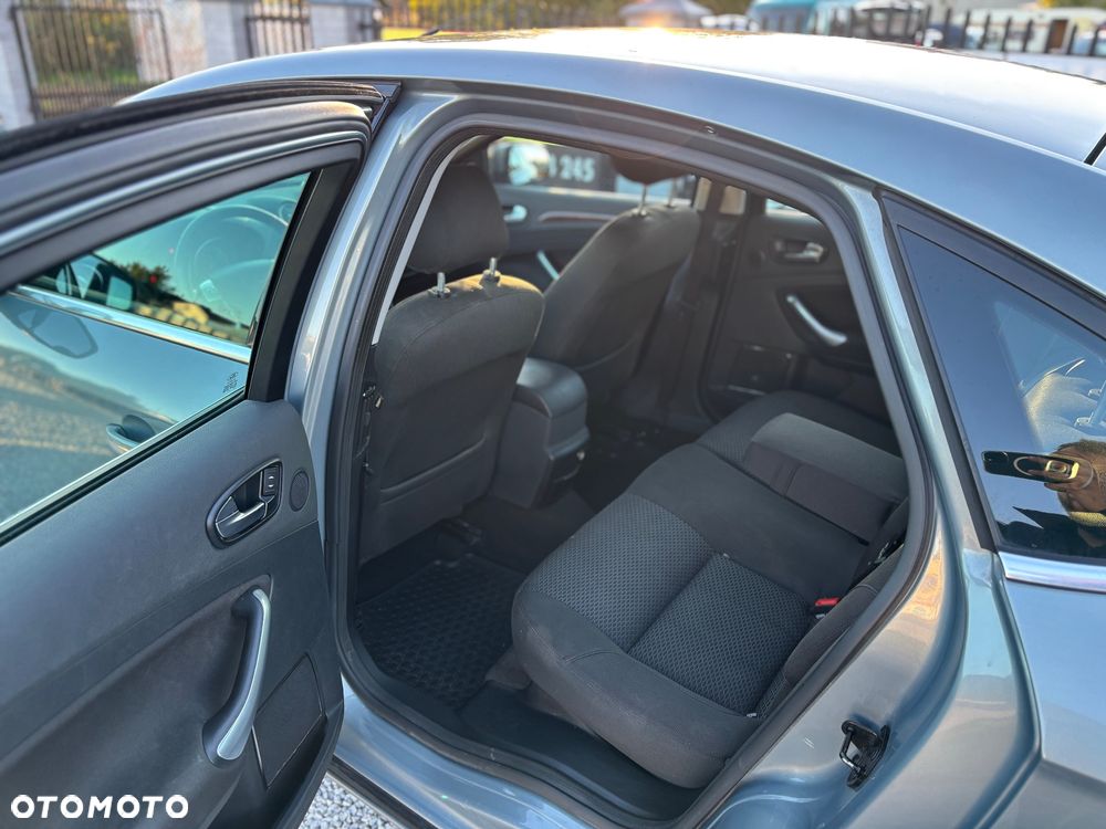 Ford Mondeo - 8