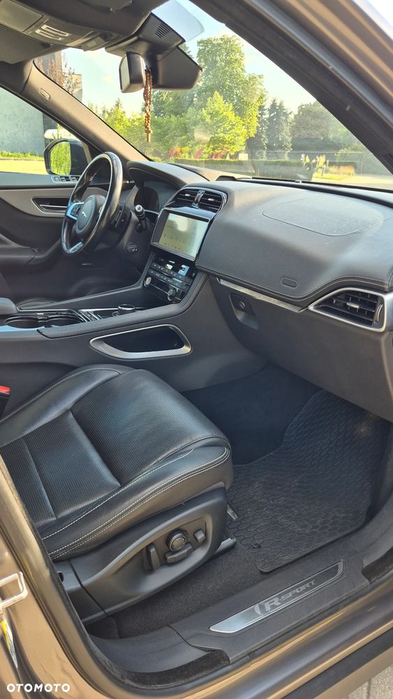 Jaguar F-Pace 3.0 TDV6 AWD R-Sport - 16