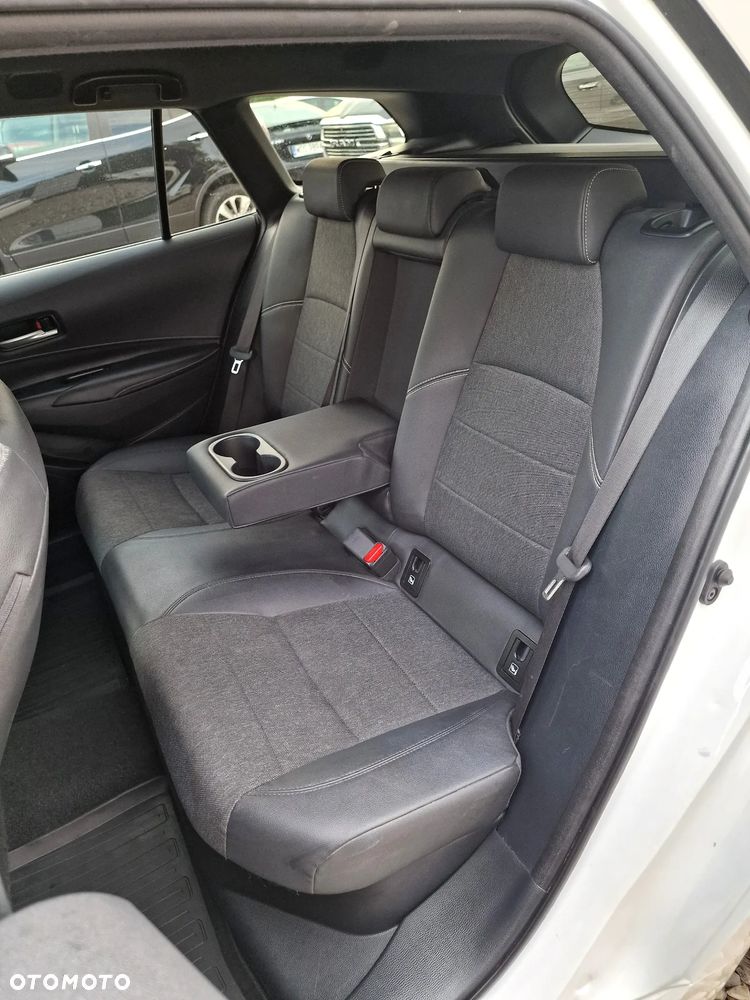 Toyota Corolla 1.8 Hybrid Selection - 22