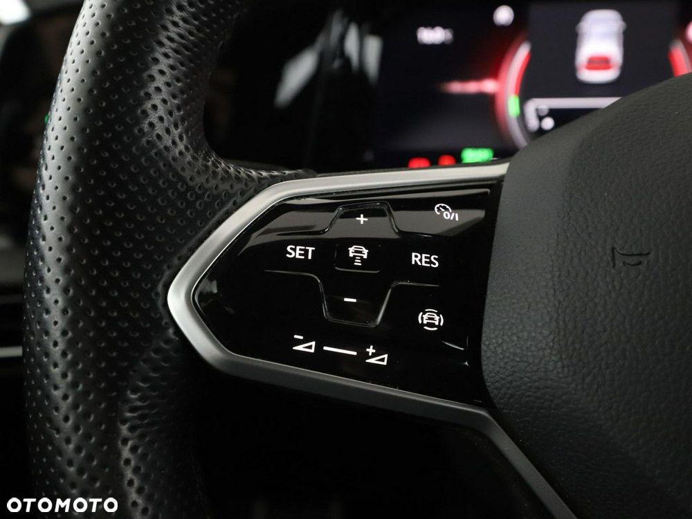 Volkswagen Golf - 34