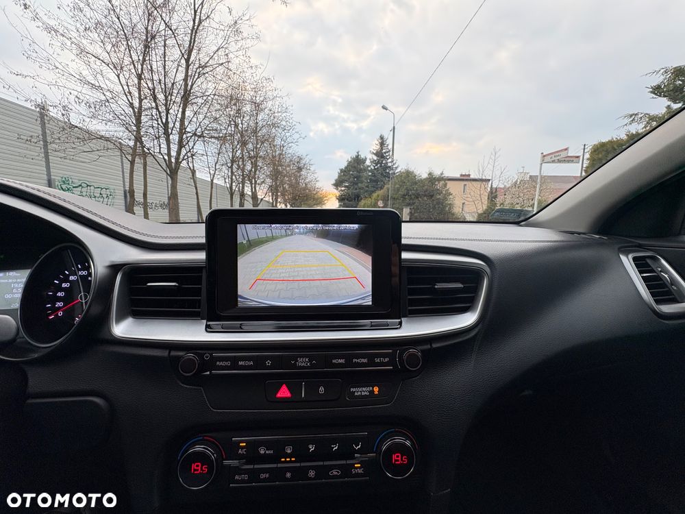 Kia Ceed 1.6 CRDi mHEV M - 18