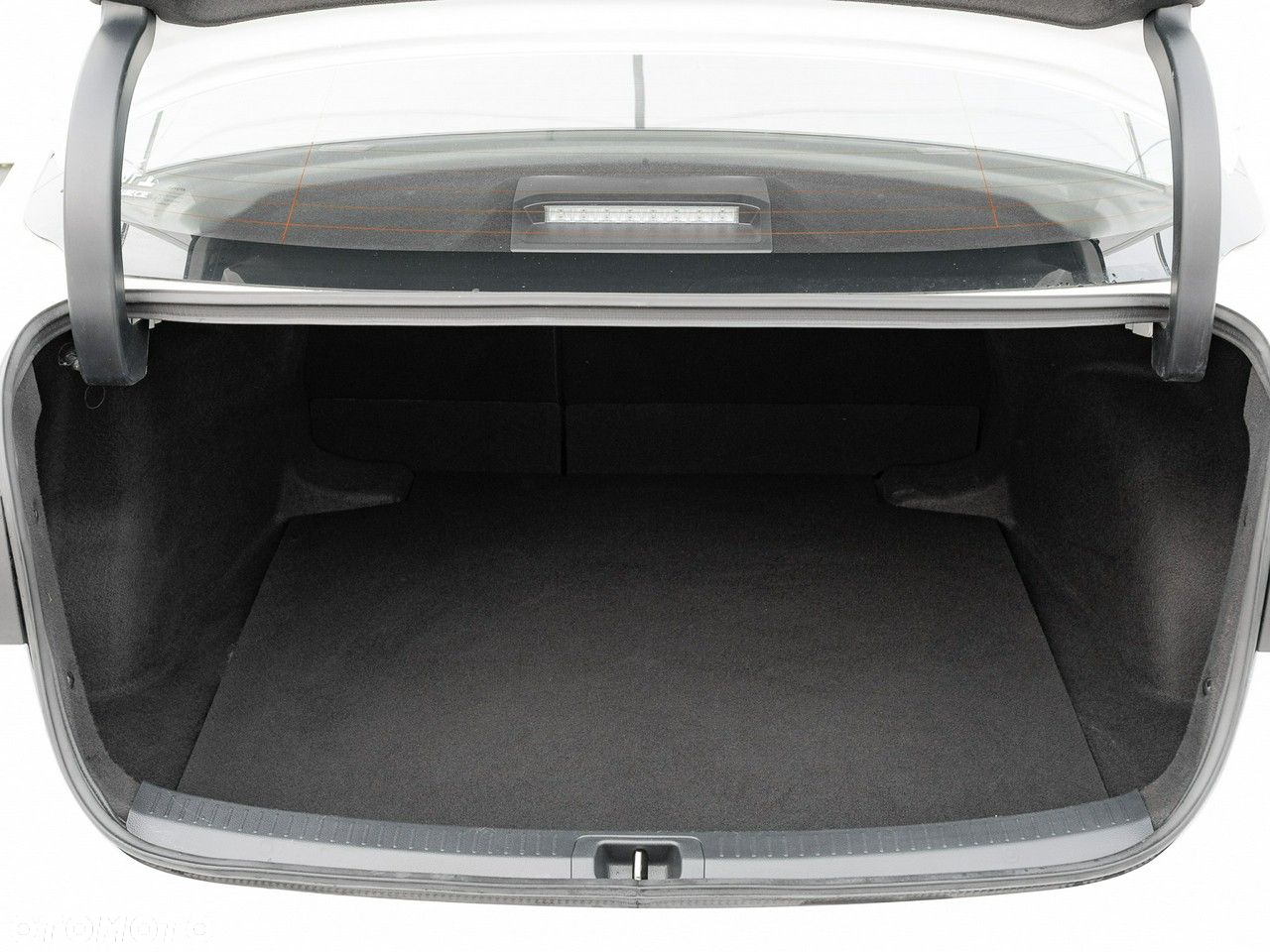 Toyota Corolla 1.8 Hybrid Comfort - 29