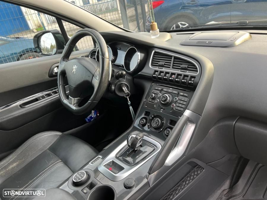 Peugeot 3008 2.0 HDi Hybrid4 - 5