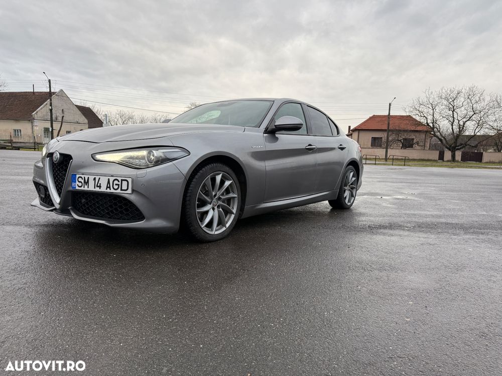 Alfa Romeo Giulia 2.2 AT8-Q4 Veloce - 1