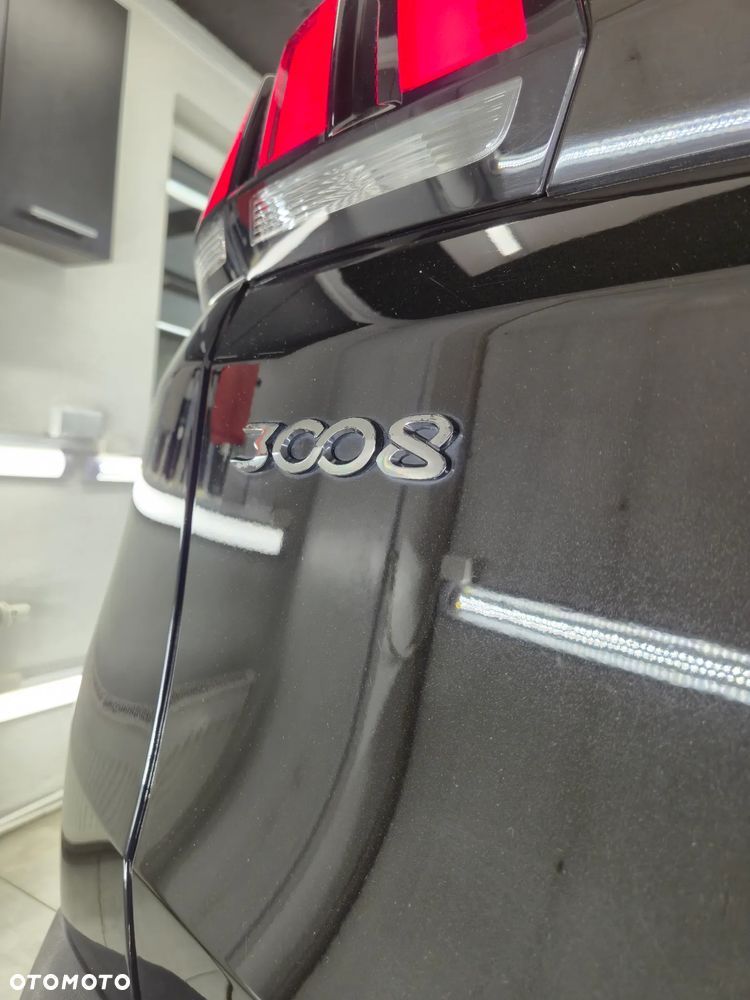 Peugeot 3008 1.2 PureTech Allure S&S EAT8 - 11