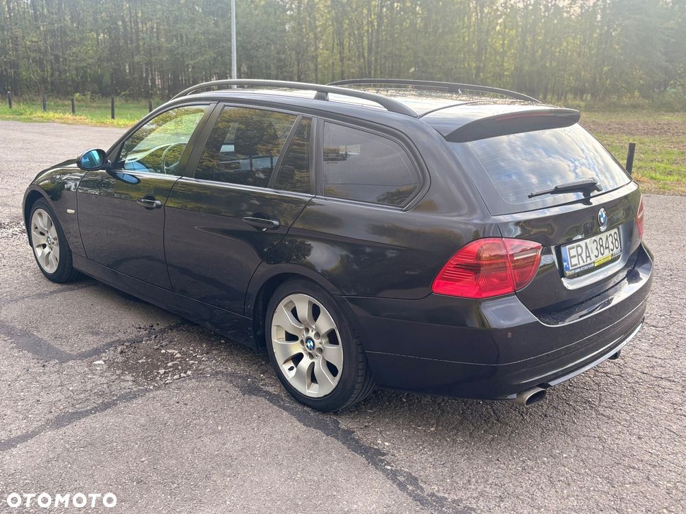 BMW Seria 3 318d - 3