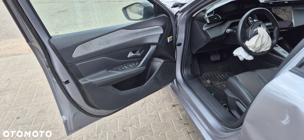 Peugeot 308 1.2 mHEV Allure S&S e-DCS6 - 28