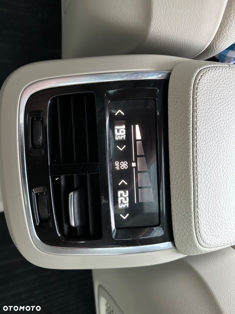 Volvo XC 90 T6 AWD Momentum 7os - 17