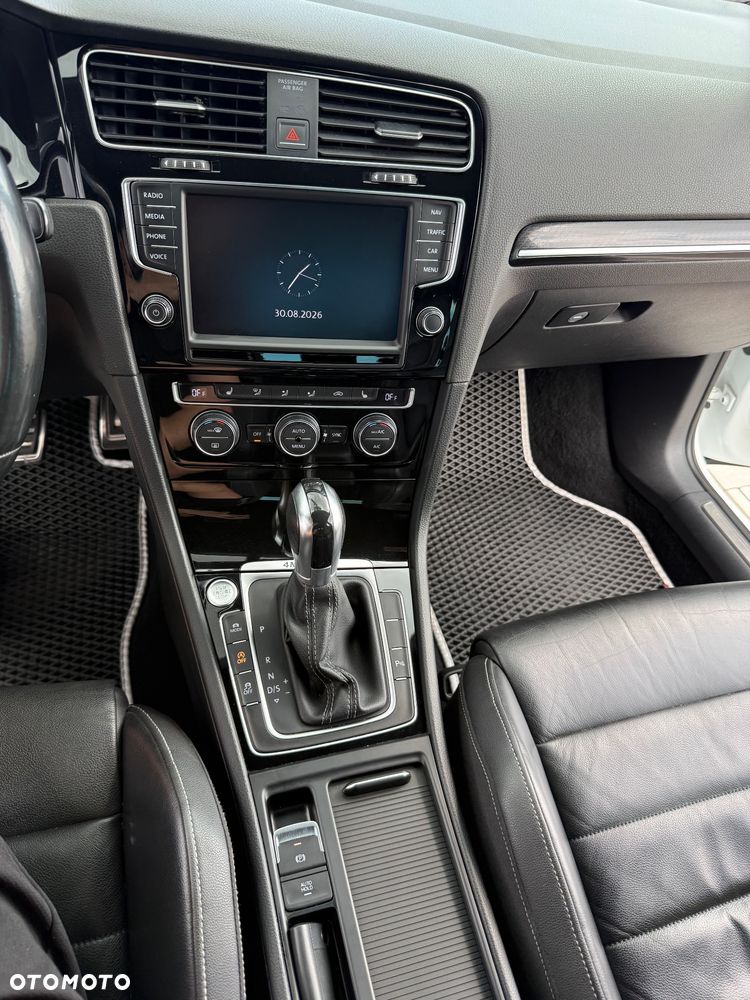 Volkswagen Golf - 9