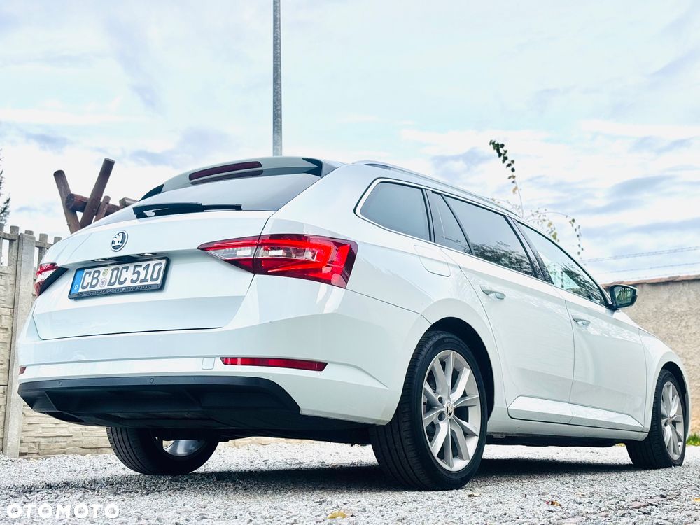 Skoda Superb Combi 2.0 TDI DSG Premium Edition - 24
