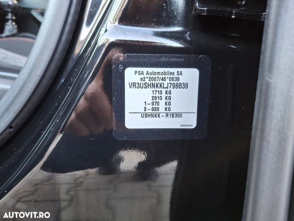 Peugeot 2008 1.2 L PureTech STT Active - 22