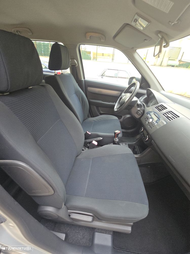 Suzuki Swift 1.3 DDiS GLX - 23