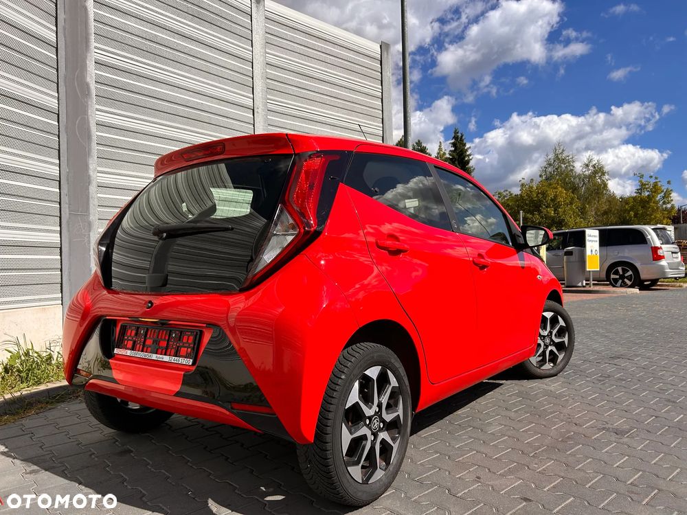 Toyota Aygo x.shift x-play connect - 9