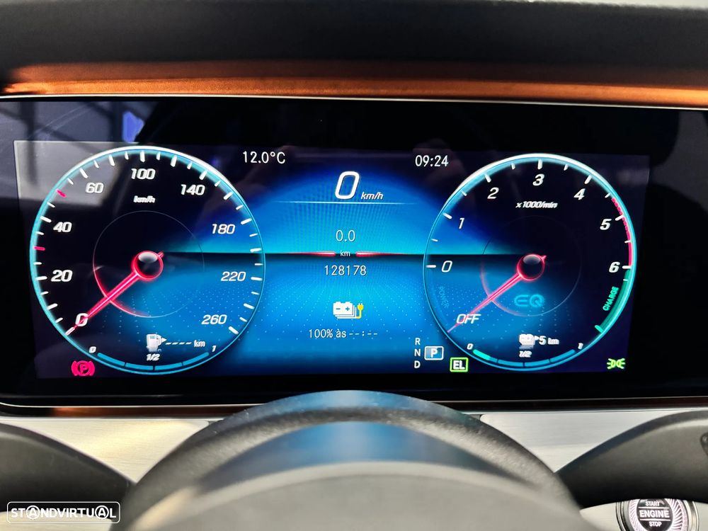 Mercedes-Benz E 300 de AMG Line 4Matic - 35