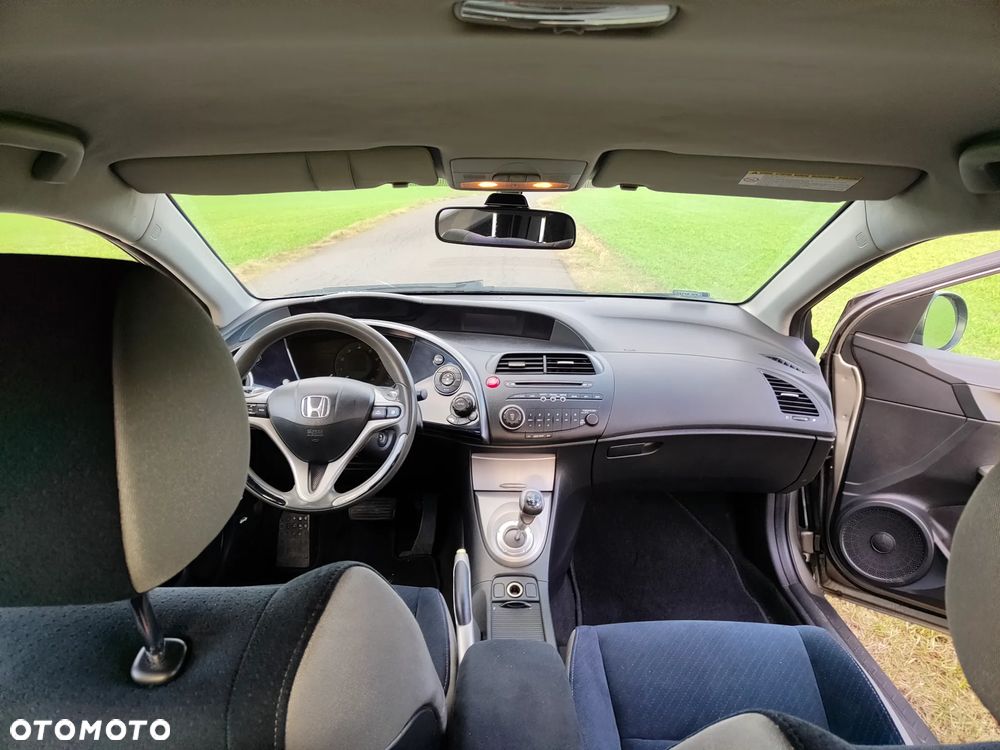 Honda Civic 1.8 Comfort - 10