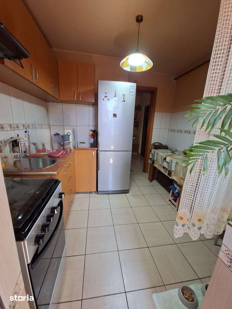 Apartament 3 camere decomandate, cu balcon ,zona Dacia ,centarala gaze — fotografia 1