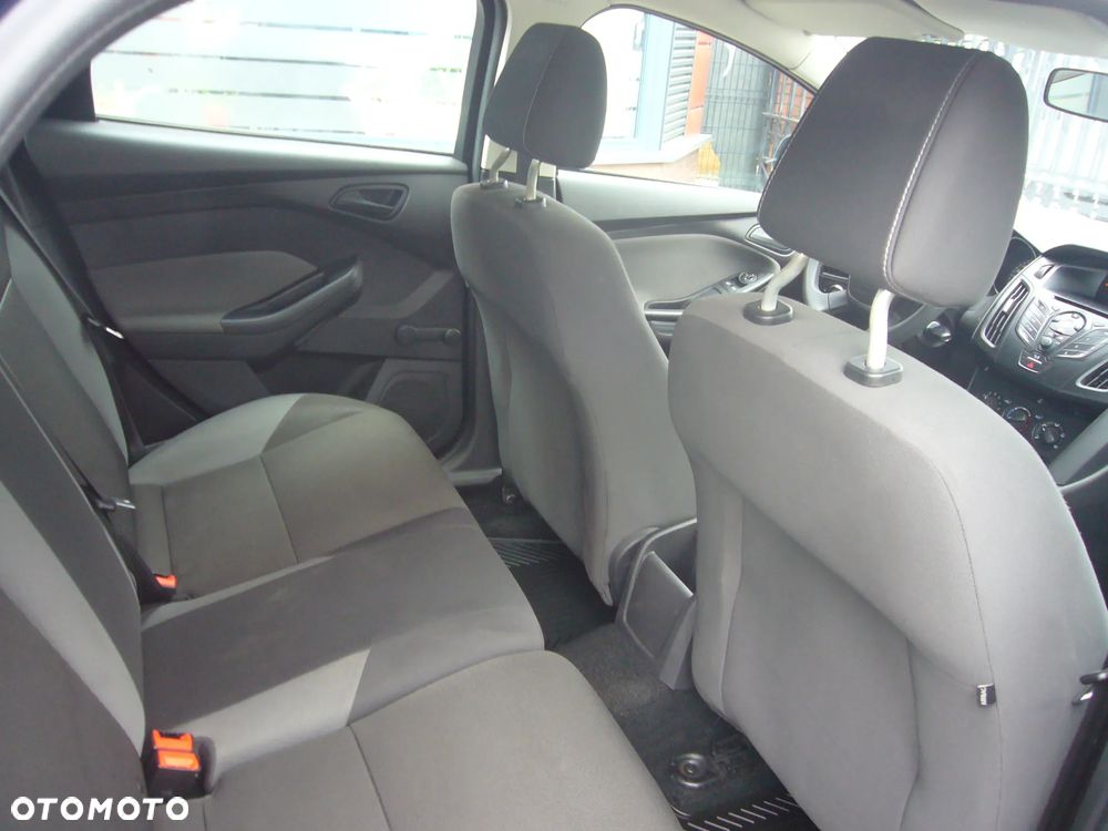 Ford Focus 1.6 Trend - 16