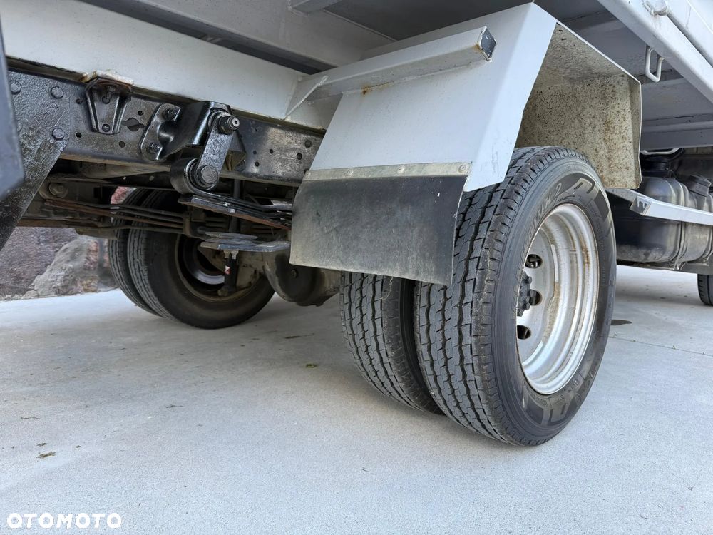 Nissan CABSTAR - 13