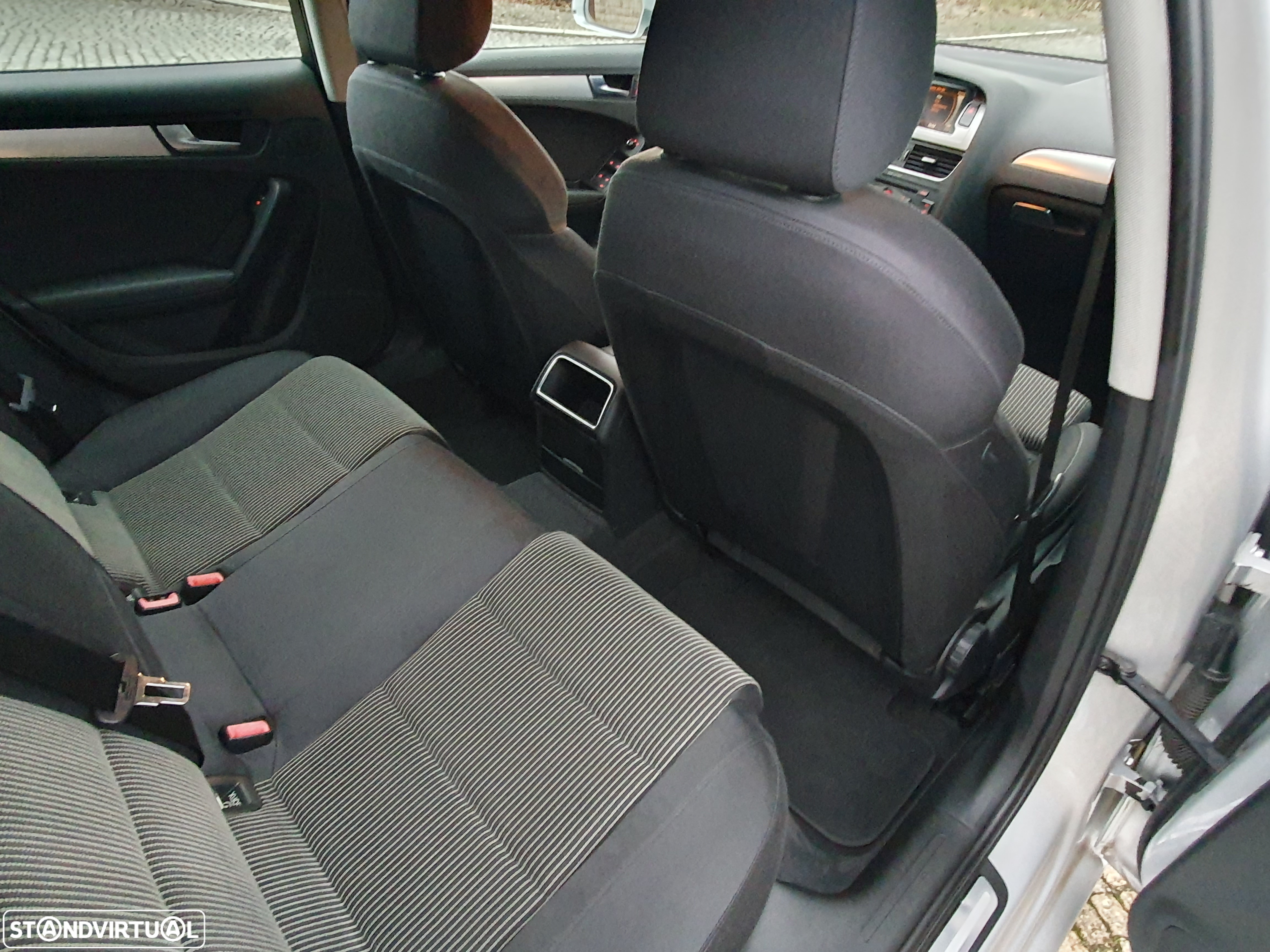 Audi A4 Avant 2.0 TDI Business Line Advance - 21