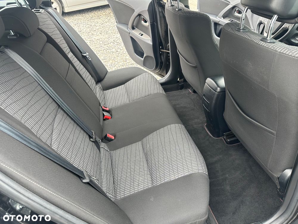 Toyota Avensis 1.8 Sol plus NAVI MS - 12