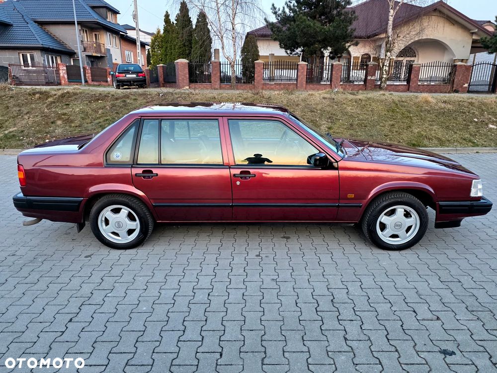 Volvo 945 - 9