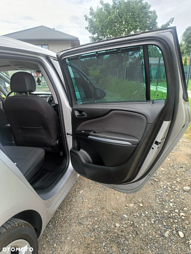Opel Zafira - 13