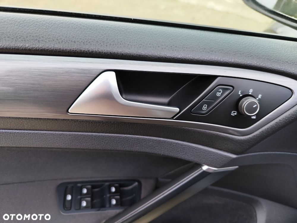 Volkswagen Golf - 14