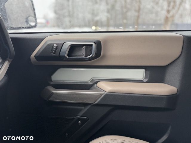 Ford Bronco - 14