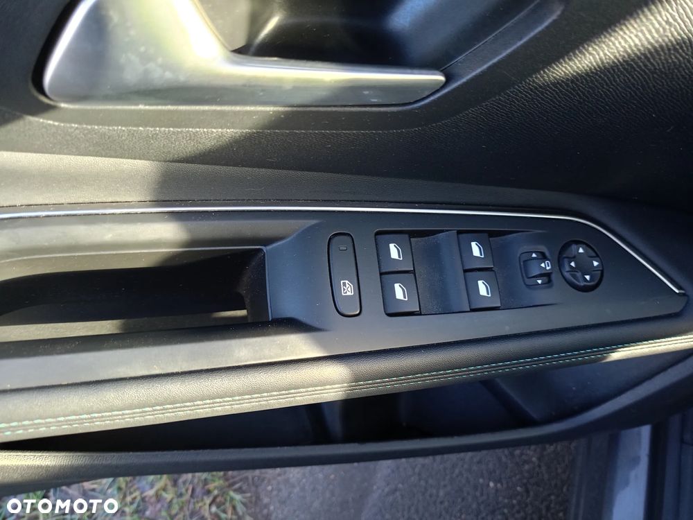 Peugeot 3008 BlueHDi 130 Stop & Start EAT8 Allure - 14