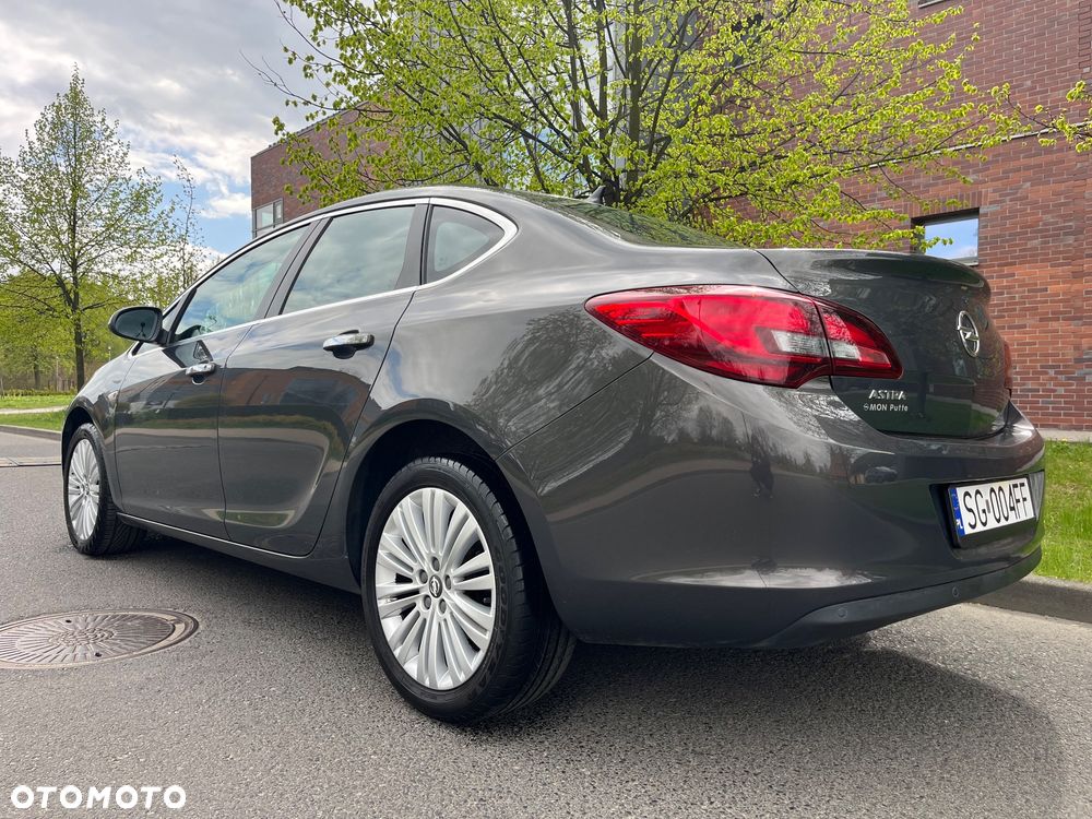 Opel Astra 1.4 Innovation - 2