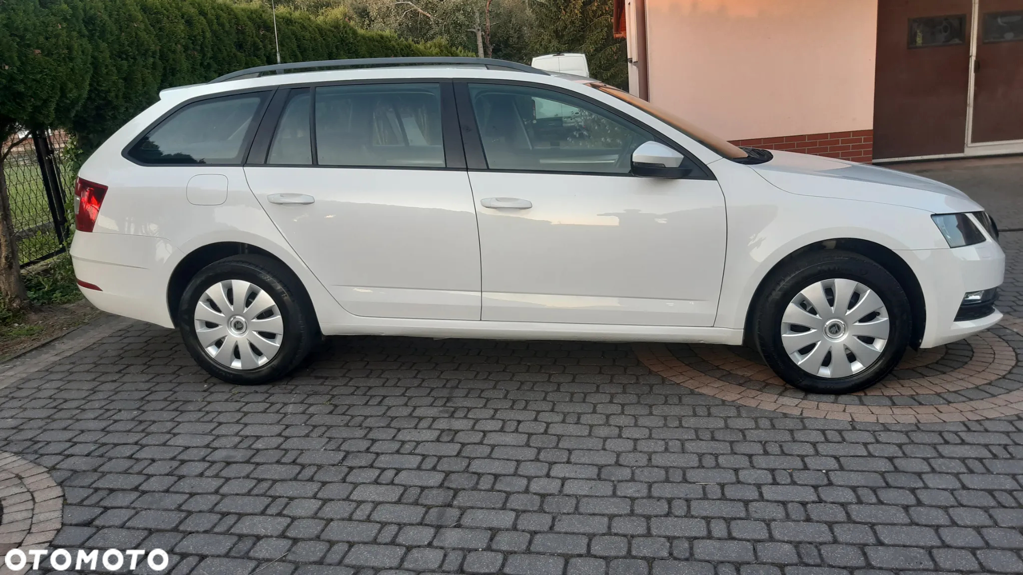 Skoda Octavia 1.6 TDI DSG Ambition - 20