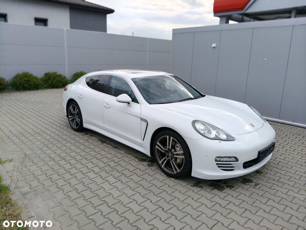 Porsche Panamera - 1