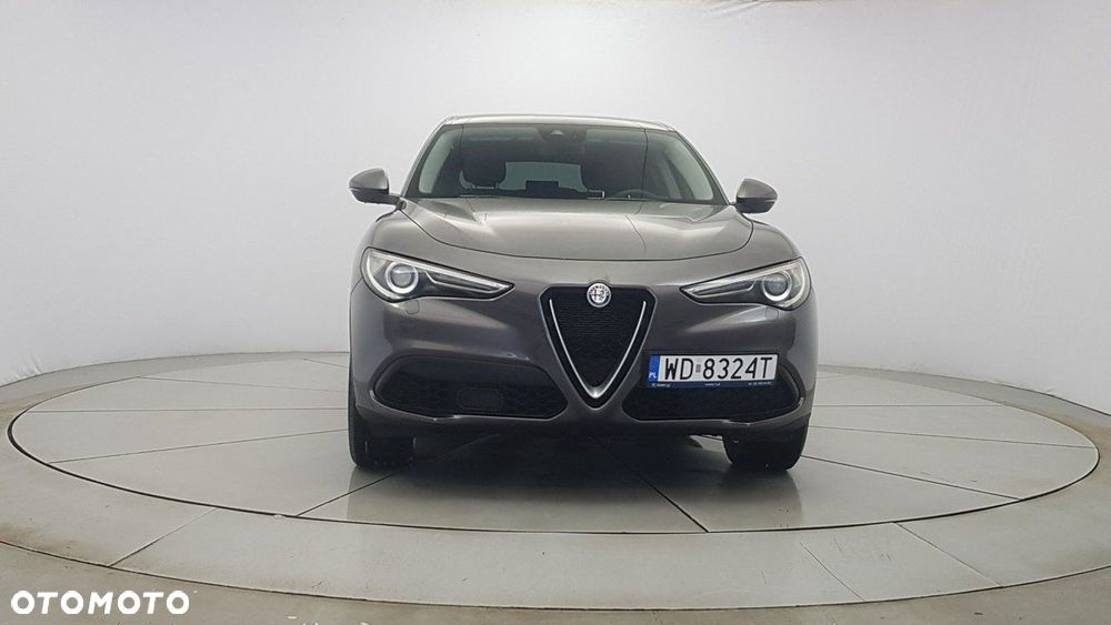 Alfa Romeo Stelvio - 2