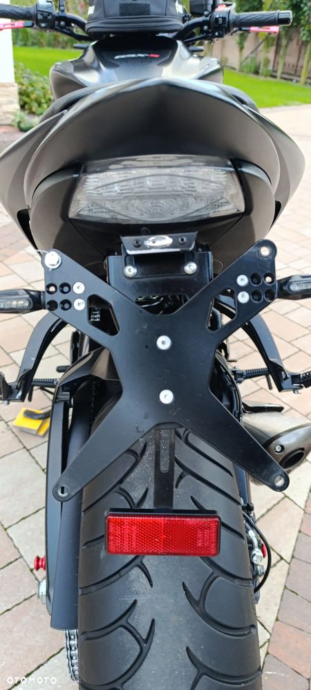 Suzuki GSX 1000 - 31