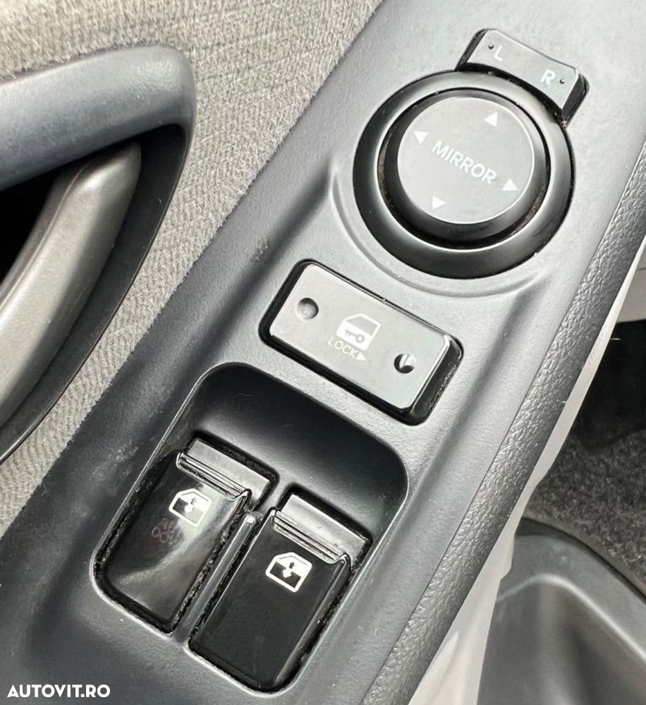 Hyundai H-1 2.5 CRDi Travel Comfort - 25