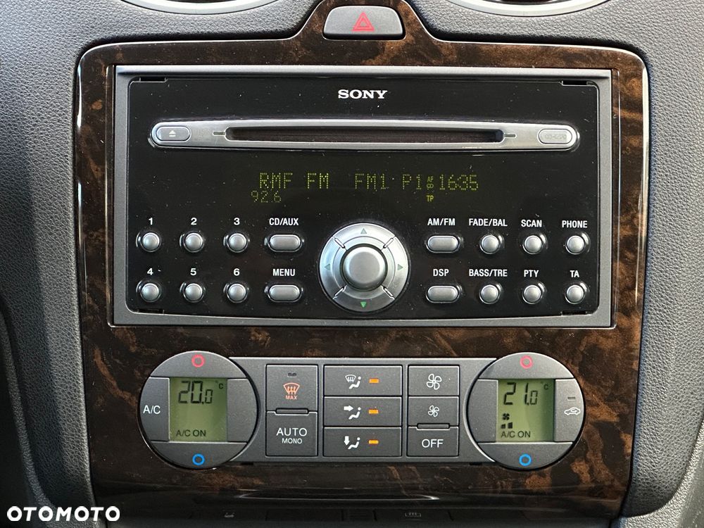 Ford Focus 1.6 Ghia - 4