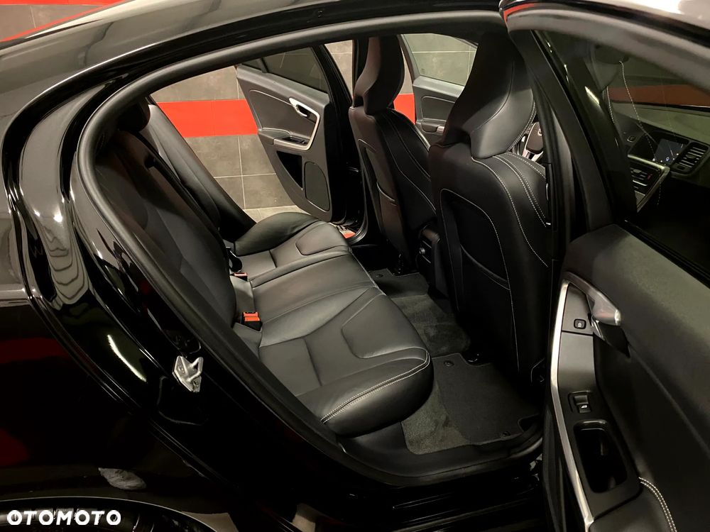 Volvo S60 D4 Geartronic Summum - 25