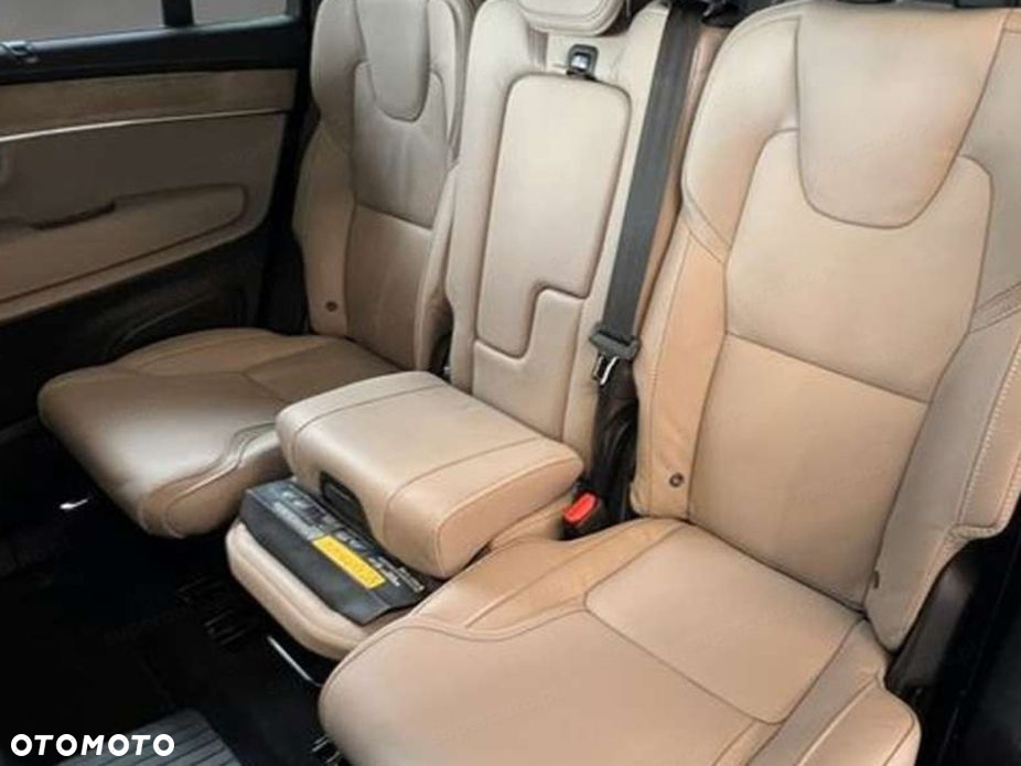 Volvo XC 90 - 16