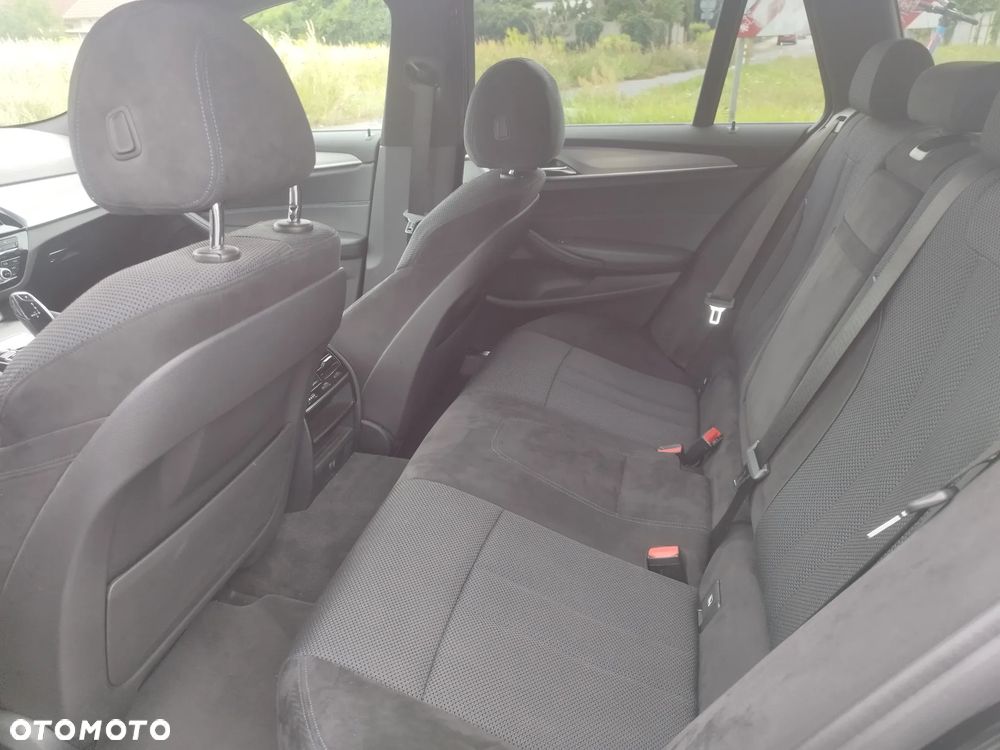 BMW Seria 5 520d M Sport sport - 11