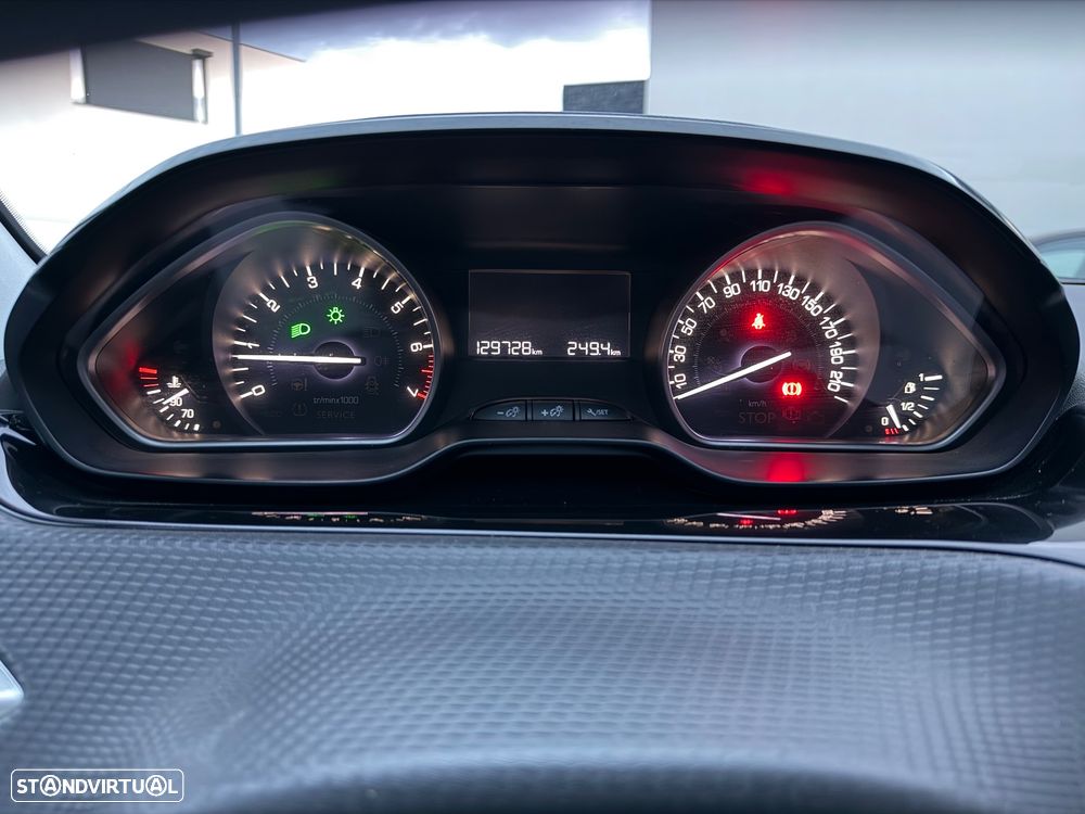 Peugeot 208 1.2 PureTech Style - 15