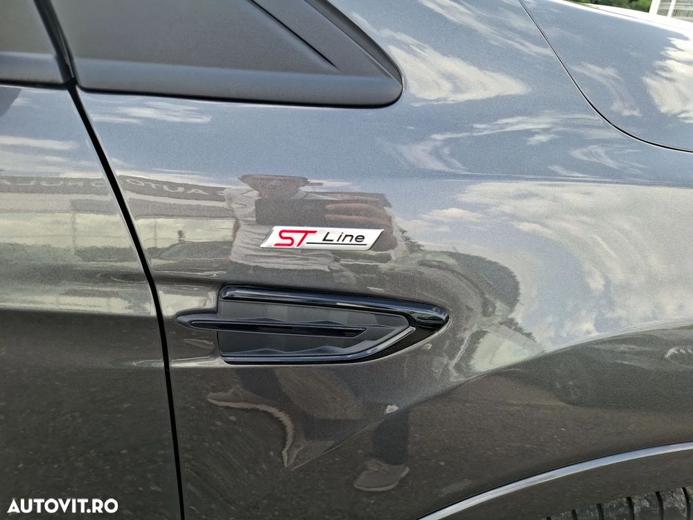 Ford Kuga 2.0 TDCi 4WD Powershift ST-Line - 17
