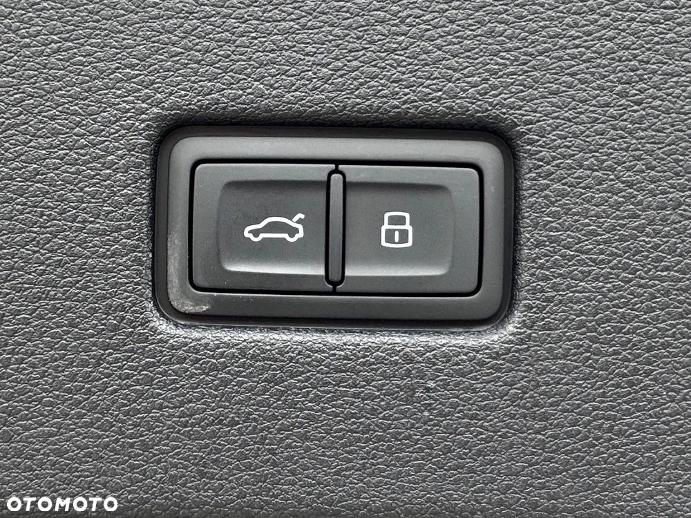 Audi Q8 TFSI e PHEV 360 kW Quattro Tiptronic - 36