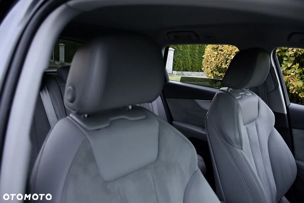 Audi A4 Avant 2.0 TDI Design S tronic - 33