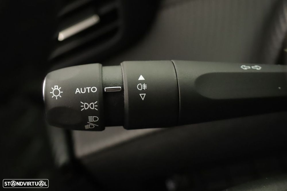 Peugeot e-2008 50 kWh Allure - 17