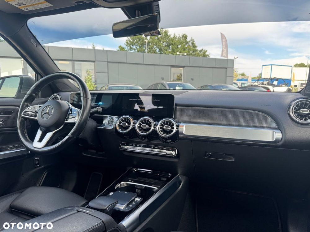 Mercedes-Benz GLB 250 4Matic 8G-DCT - 17