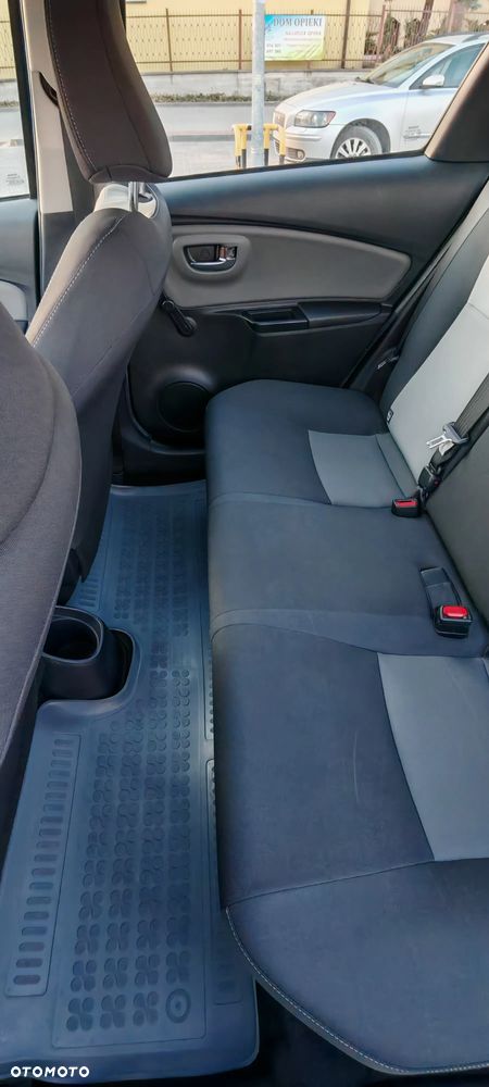 Toyota Yaris 1.5 Premium CVT - 8